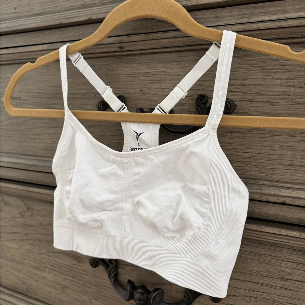 Old Navy Active Sports Bra White Racerback Spandex Adjustable Straps - Picture 2 of 6